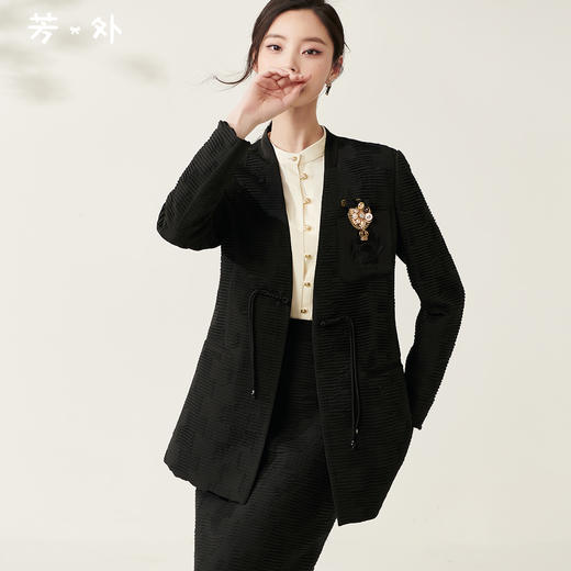 剩L 芳外新款宽松百搭肌理感V领西服国风盘扣西装外套女8T23AX0114 商品图0