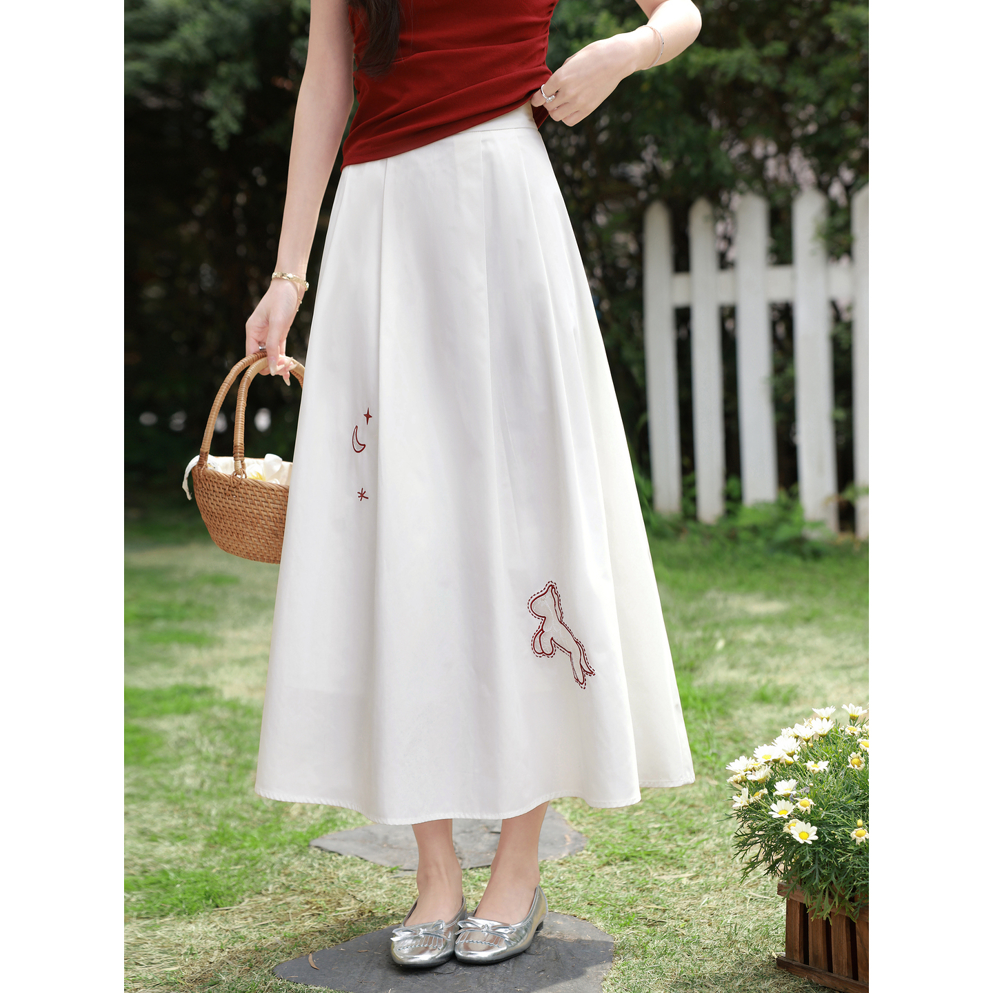 鹿向南「春野软风」米白色半身裙女夏新款时尚刺绣设计感A字长裙