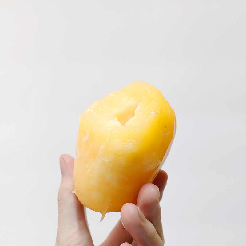 【大漠民勤人参果】 （单果200g+） 4.5斤/8斤   果皮滑润轻薄，果实饱满光泽 肉厚无核，清甜适度。