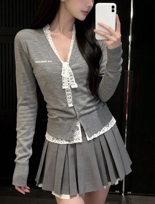 一店k Ann女孩👧🏻就这么水灵灵的美上了！开春绝美上衣！氛围感作弊神器！把学院感和甜妹气织进羊毛纤维里！谁穿谁好看系列～小香风假两件绵羊毛蕾丝针织开衫 商品图11