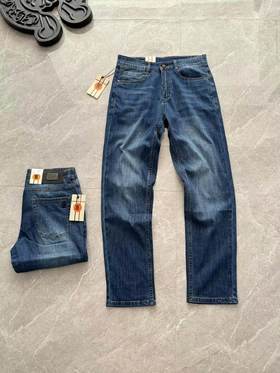 F031044简约大方日常通勤男士休闲中腰水洗牛仔裤