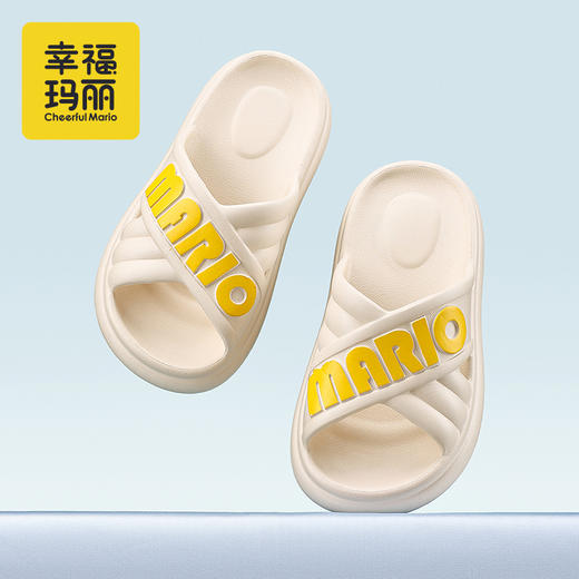 幸福玛丽 MARIO中大童凉拖鞋 ZY-3133 多色可选 简约 MARIO字母设计 轻软 EVA 材质久穿不累 耐磨波纹大底防滑稳当 商品图2
