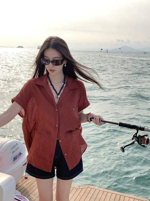 【爆单五天发货！显白又旺财的车厘子红】天丝亚麻翻边短袖衬衫 商品图10