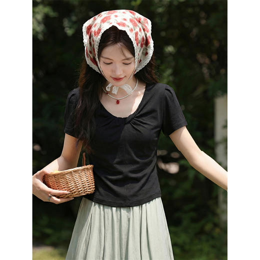 鹿向南「墨絮」黑色正肩短款上衣女U领设计感修身2026夏季新款T恤 商品图0