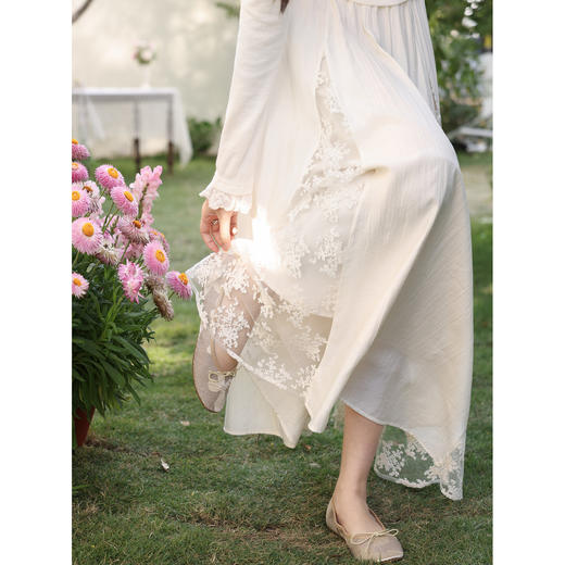 鹿向南「柔风漫摆」法式温柔白杏色A字半身裙女春季蕾丝长款纱裙 商品图3