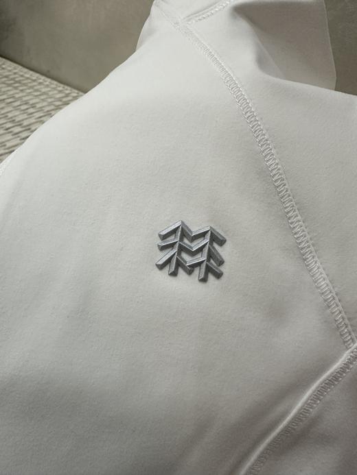 点此购买 可隆春秋季女士针织立领夹克户外运动徒步登山弹力外套 bk 341764 商品图8