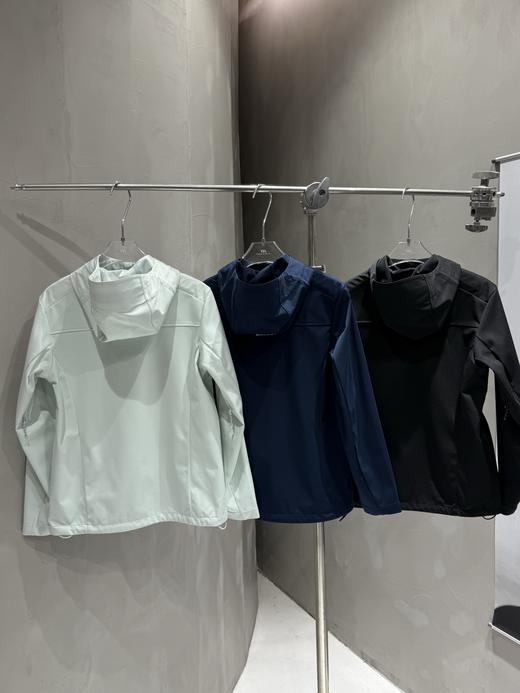 点此购买 猛犸象春秋季女士VIII八代户外GTX软壳夹克 ss 341798 商品图1