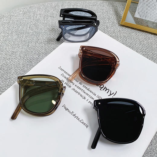 【买1送1可折叠超轻便防晒墨镜】口袋里的墨镜2.0 升级大镜框 可折叠超轻便携易收纳 防紫外线舒适男女同款 百搭太阳镜 商品图4