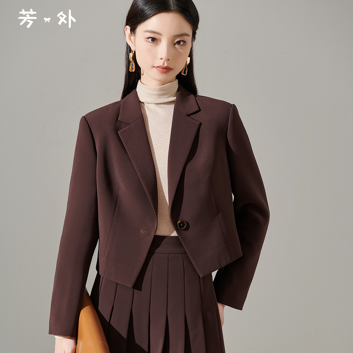 剩S/M/L/XL 芳外新款高端精致小西装减龄淑女风通勤短外套女8T23CX1141