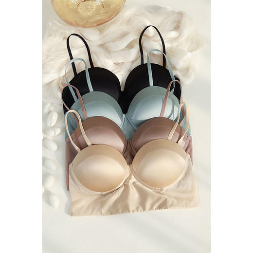 贝拉亲测｜臻贵美物 19姆米真丝素绉缎5A级别 里外都是真丝 内衣文胸 意大利L*P*LA同款 小胸也不跑杯 四色可选 商品图0