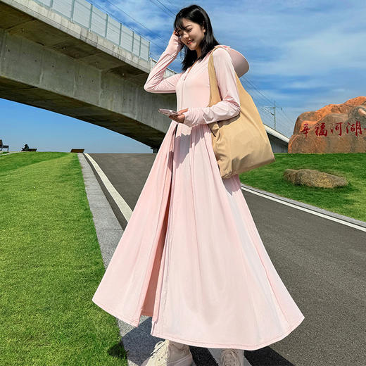 【无”惧“烈阳❗️全身长款防晒衣】采用云朵原纱冰丝面料，多向阳隔紫外线，时刻保持清爽。超宽松的版型设计，包容更多身形显腿部纤细，防紫外线修身收腰冰丝裙摆防晒服L 商品图2