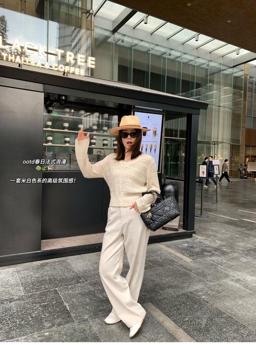 自留款。太好看了～轻奢华高质感穿❗️定制系列！春夏亚麻混纺BC风V领镂空衫年针织罩衫（售后时间：签收3天内，不合适及时申请） 商品图2