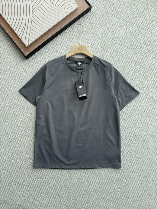 点此购买 迪桑特DUALIS系列都市通勤男士TOUGH短袖运动休闲T恤  HGN 341829 商品图1