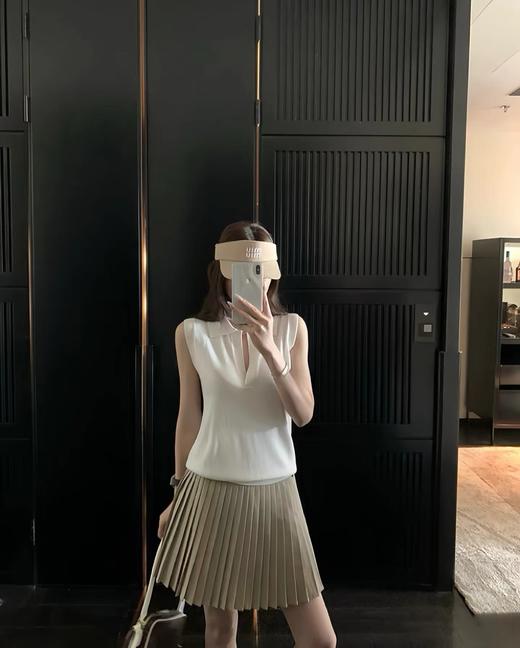 F031002早春新款松弛老钱风polo领无袖羊毛背心针织上衣 商品图14