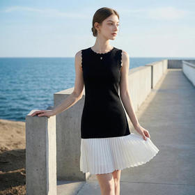 「自」全新升级【铂金会员275/天猫369/差价94】(40139)洛诗琳法式轻奢撞色连衣裙2026春夏新款圆领百褶针织连衣裙