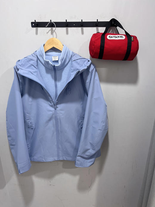 【春上新】【5折】6楼OUTDOOR新款防风保暖休闲三合一可拆卸套绒冲锋衣吊牌价1499惊喜价749 商品图3