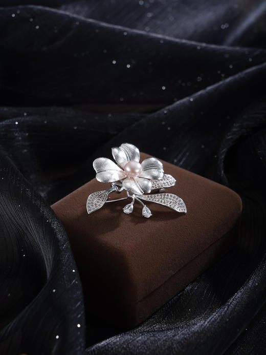 子佩集【花沁露华】珍珠惜王妃胸针【XXXZ256】四瓣花四叶草2602 商品图3