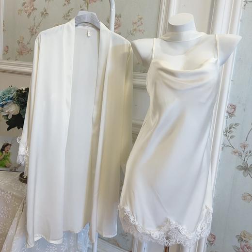 【手段了得的法式斩男睡裙】蕾丝细腻 双层隐形胸垫 柔光软丝吊带睡裙/套装 商品图3