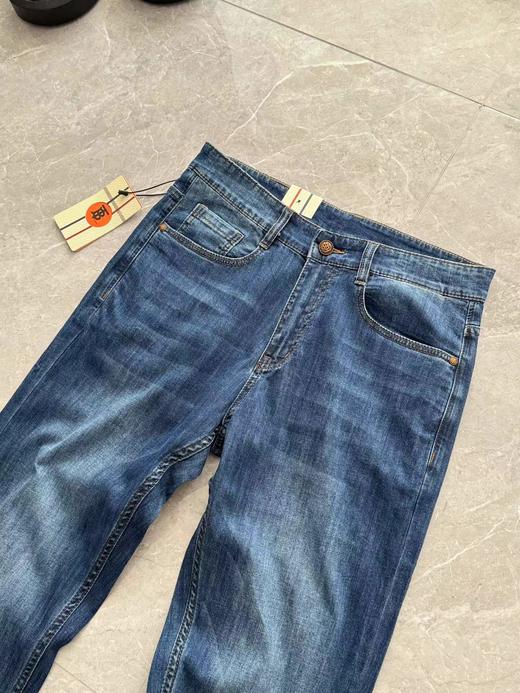 F031044简约大方日常通勤男士休闲中腰水洗牛仔裤 商品图2