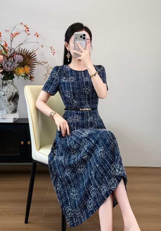 SC2S55_绀蝶色_连衣裙_夏季_圆领短袖金属腰带收腰 A 字中长款_高级女装_BERNIEELEN 伯妮斯茵 商品图3