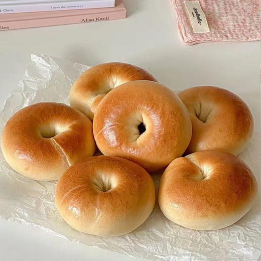 【多种口味❗️全麦贝果面包】表皮紧实有嚼劲，内部松软，夹心饱满，每一口都能吃到充足馅料，口感层次分明，，多种口味无蔗糖代餐早餐粗粮健身零食主食QQ 商品图3