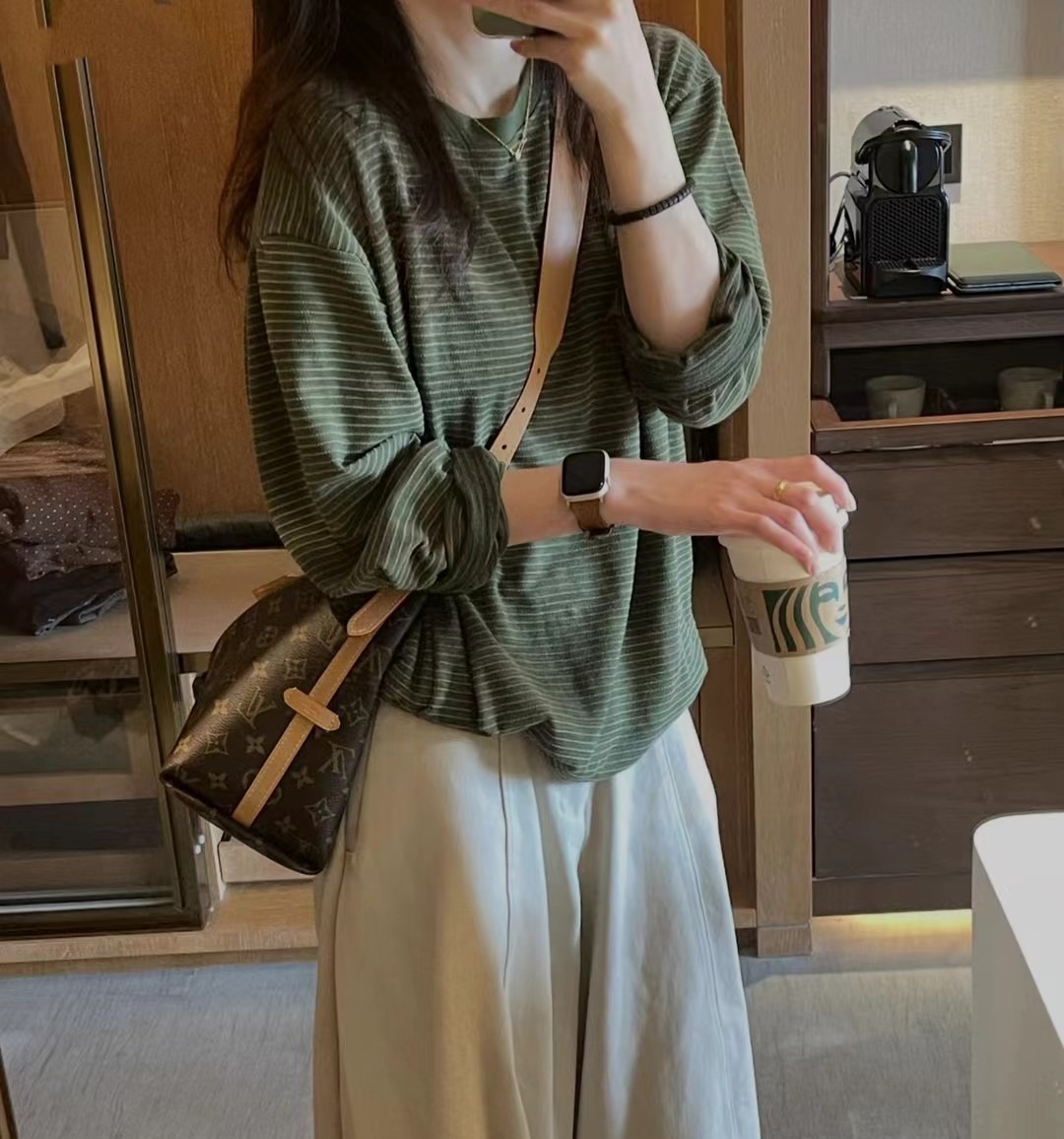 老米优品🎈3-5天。不费力的慵懒感！《🍃复古墨绿条纹宽松长袖tee》软糯垂坠，显瘦不挑人！T260310A