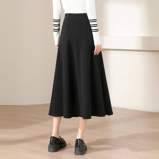 「自」全新升级【铂金会员146/天猫199/差价53】(51203)洛诗琳配腰带亮丝西装半身裙2026春季新款高腰显瘦中长A字裙 商品图3