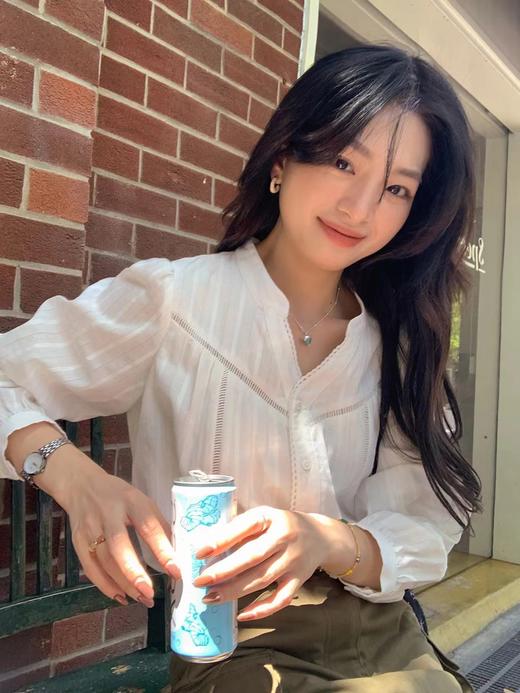 F031005春季新款一眼聚焦法式温柔镂空水溶花边V领长袖衬衫 商品图8