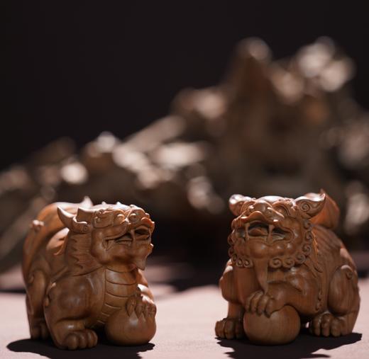 收藏级【印度迈索尔老山檀精工雕刻瑞狮】|长8.5cm，宽5.5cm，高6.5cm | 大梦香堂 商品图1