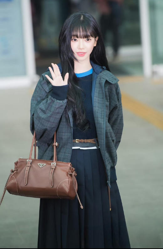 普拉达 新款藏青色中长款百褶裙 商品图1