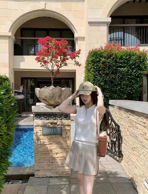 F031002早春新款松弛老钱风polo领无袖羊毛背心针织上衣 商品图11