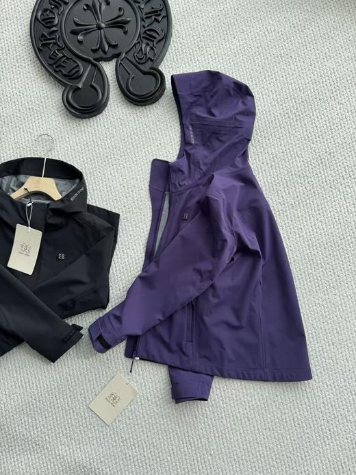 点此购买 可隆春秋季女士户外机能软壳夹克 hbj 341823 商品图9