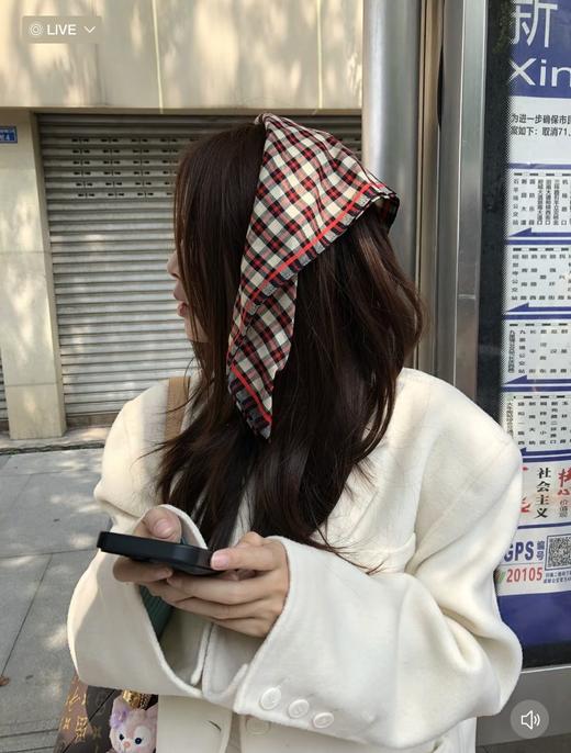 一店k （客供原厂订单！进口机织造！梭织大提花！）终于等到心心念念的西太后丝巾啦！穿搭靠的就是这些小配饰 直接改变整体的风格！普通穿搭秒变高级感！土星格纹系列方巾 （四条装 独立包装📦） 商品图1