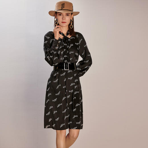 芳外春季新品休闲时尚淑女弹力灯笼袖连衣裙女 商品图0