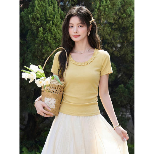 鹿向南「芒芒气泡水」奶黄色短袖t恤女夏季新款修身休闲短款上衣 商品图1