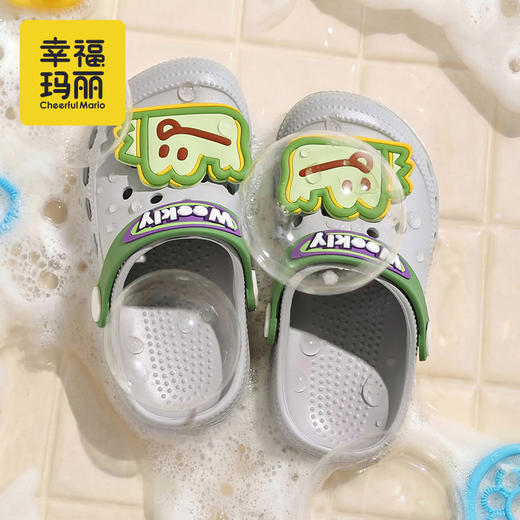 【秒杀】幸福玛丽 卡通小童洞洞鞋轻软EVA材质 久穿不累脚 可爱卡通图案 柔和舒适 可拆卸DIY鞋花 波纹大底防滑 商品图6