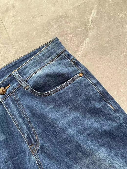 F031044简约大方日常通勤男士休闲中腰水洗牛仔裤 商品图4