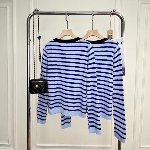 F031003显白蔚蓝早春新款时髦撞色条纹爱心刺绣舒适针织衫上衣 商品图2