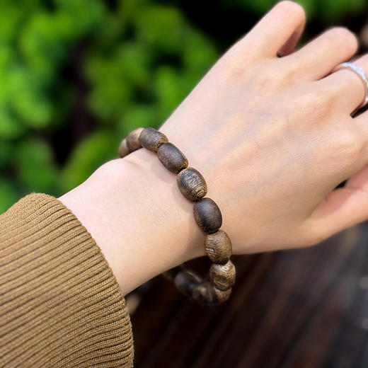 ² 【沉香溯源-10mm留疤珠单圈】7克+ 留疤见真 奇楠沉香手串 多样性发其一 ( 24小时鉴赏期 ) HM02-CRMM-DBCX 商品图3