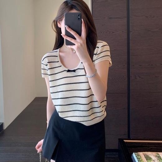 【简单大方 松弛优雅的条纹针织衫】简简单单却很有味道的一款夏日搭配 商品图0