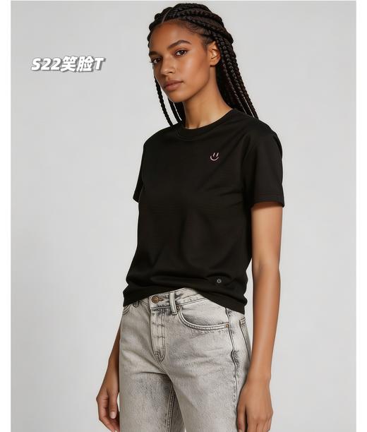 一包2件装！lulu2026新款女士笑脸正肩纯色休闲女士短袖T恤！经典百搭时尚款 商品图0