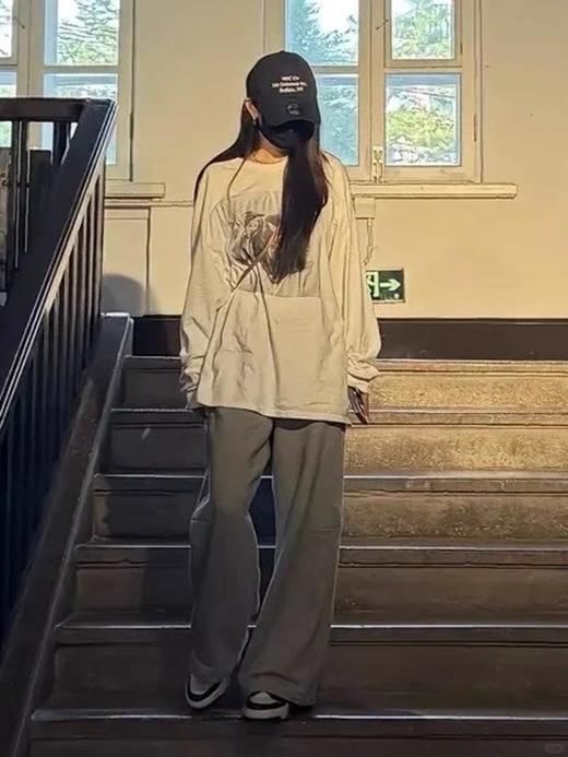 一店k 小众设计师品牌！幂姐新穿搭直接把松弛焊在身上啦！早春情侣宽松猫咪印花圆领T恤 商品图3