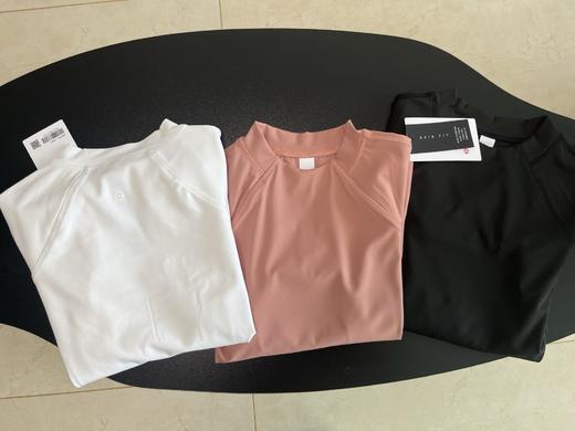 点此购买 露露春秋季女士下摆微喇半高领长袖T恤 ss 341800 商品图5