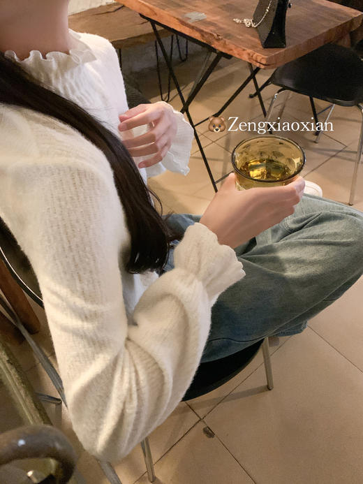 【110元任选2件】现货！法式气质米白色木耳领打底衫 商品图12