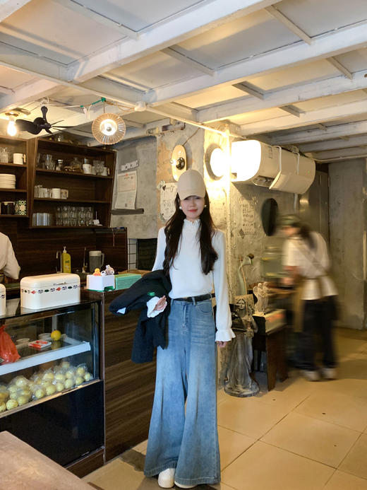 【110元任选2件】现货！法式气质米白色木耳领打底衫 商品图11