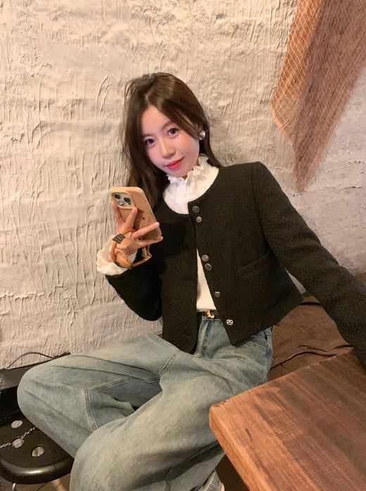 【110元任选2件】现货！法式气质米白色木耳领打底衫 商品图13