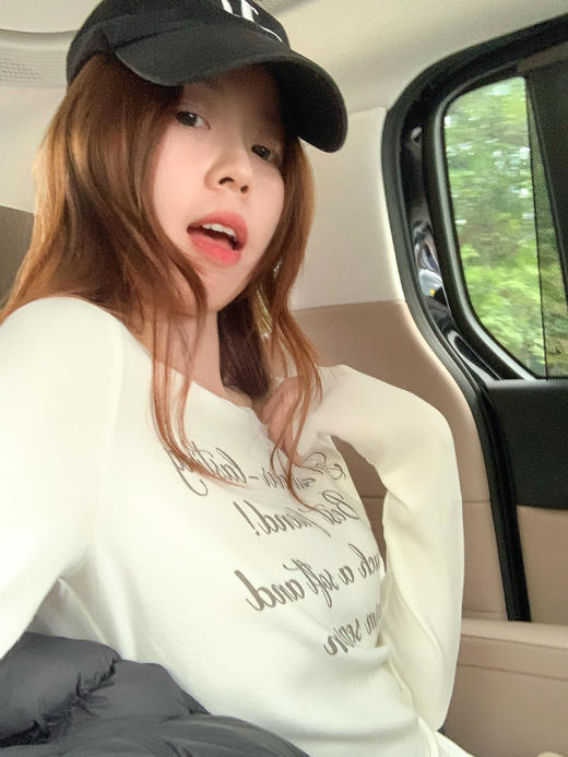 【110元任选2件】现货！韩系一字领长袖t恤 商品图8