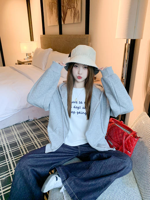 【110元任选2件】现货！ 韩系字母刺绣长袖 商品图10