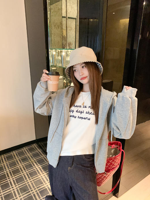 【110元任选2件】现货！ 韩系字母刺绣长袖 商品图5