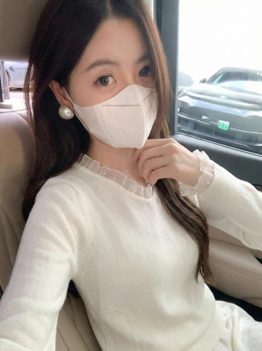 【110元任选2件】现货！ 韩系白色v领针织衫 商品图5